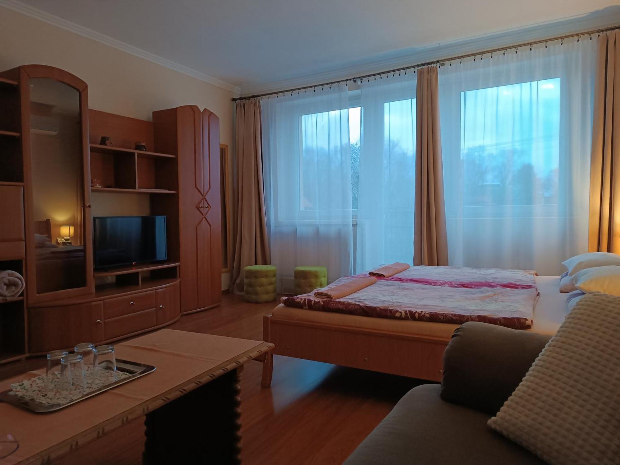 Bed and Breakfast Szilvia Panzio Gyomaendrőd Exterior foto